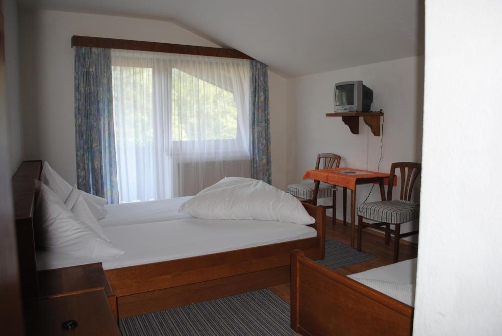 Pension Larchenhof Maurach  Rom bilde